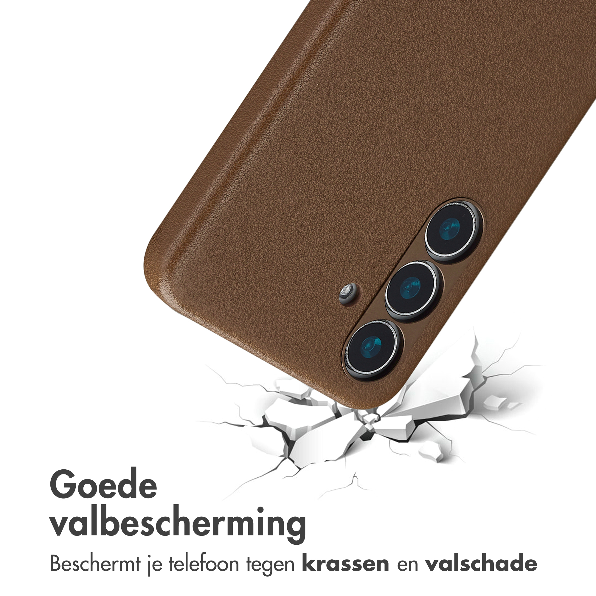 Bruine telefoonhoes breekt door wit oppervlak, toont camera's.