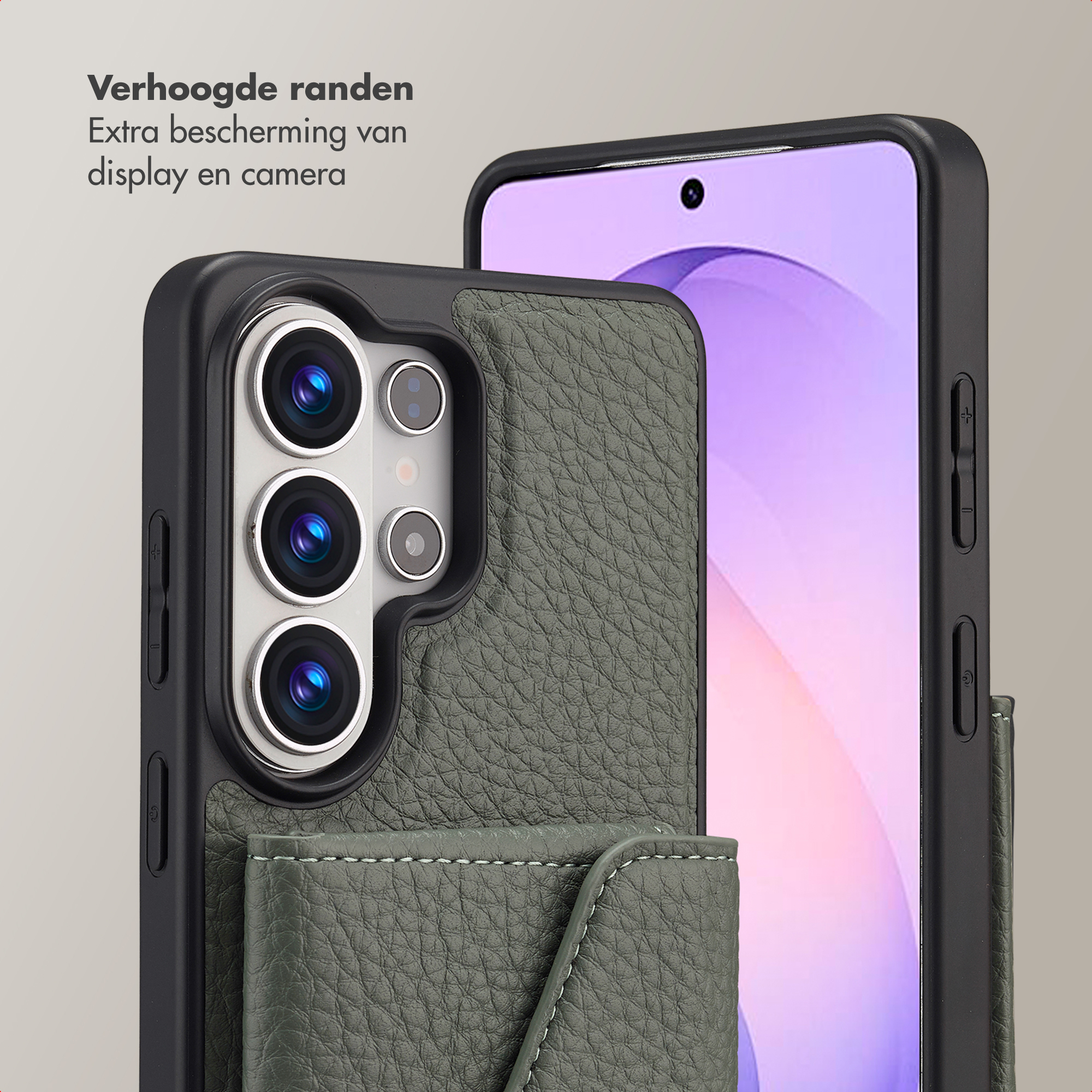 Groene telefoonhoes met drie cameralenssen en een kaarthouder.