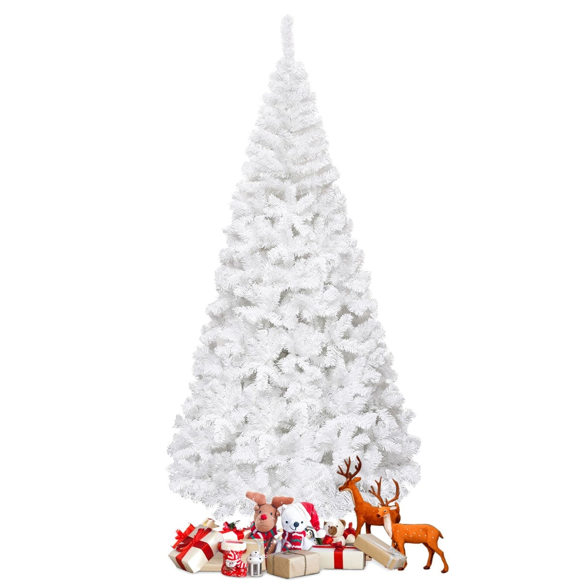 Een witte kerstboom met cadeaus en rendierfiguren ervoor.