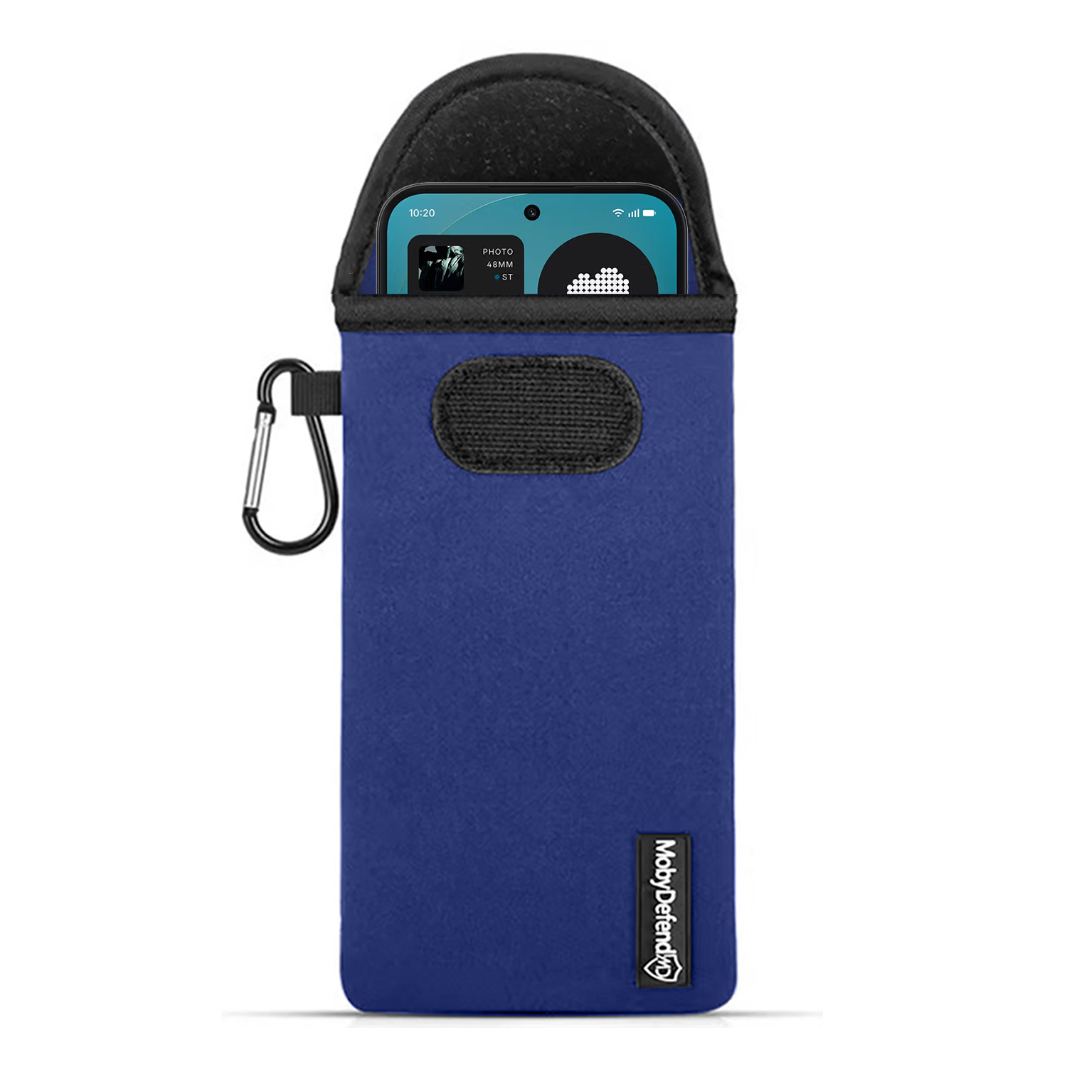 Blauwe telefoonhoes met karabijnhaak en telefoonscherm dat camera-app toont.