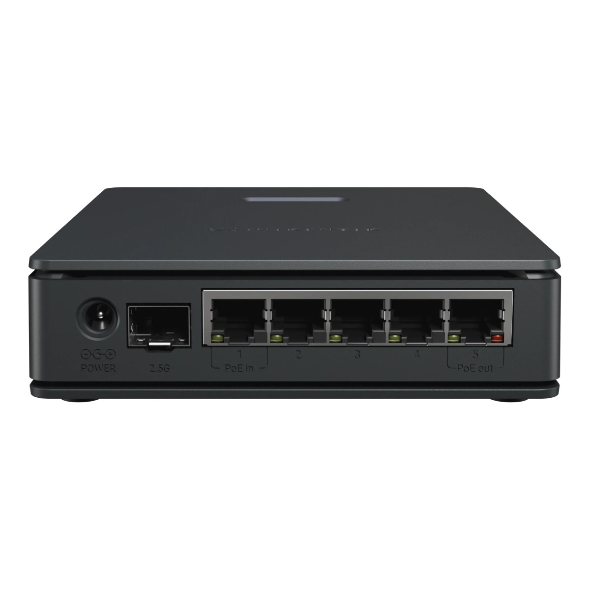 Uno switch di rete nero con 5 porte, ingresso di alimentazione e porta 2.5G.
