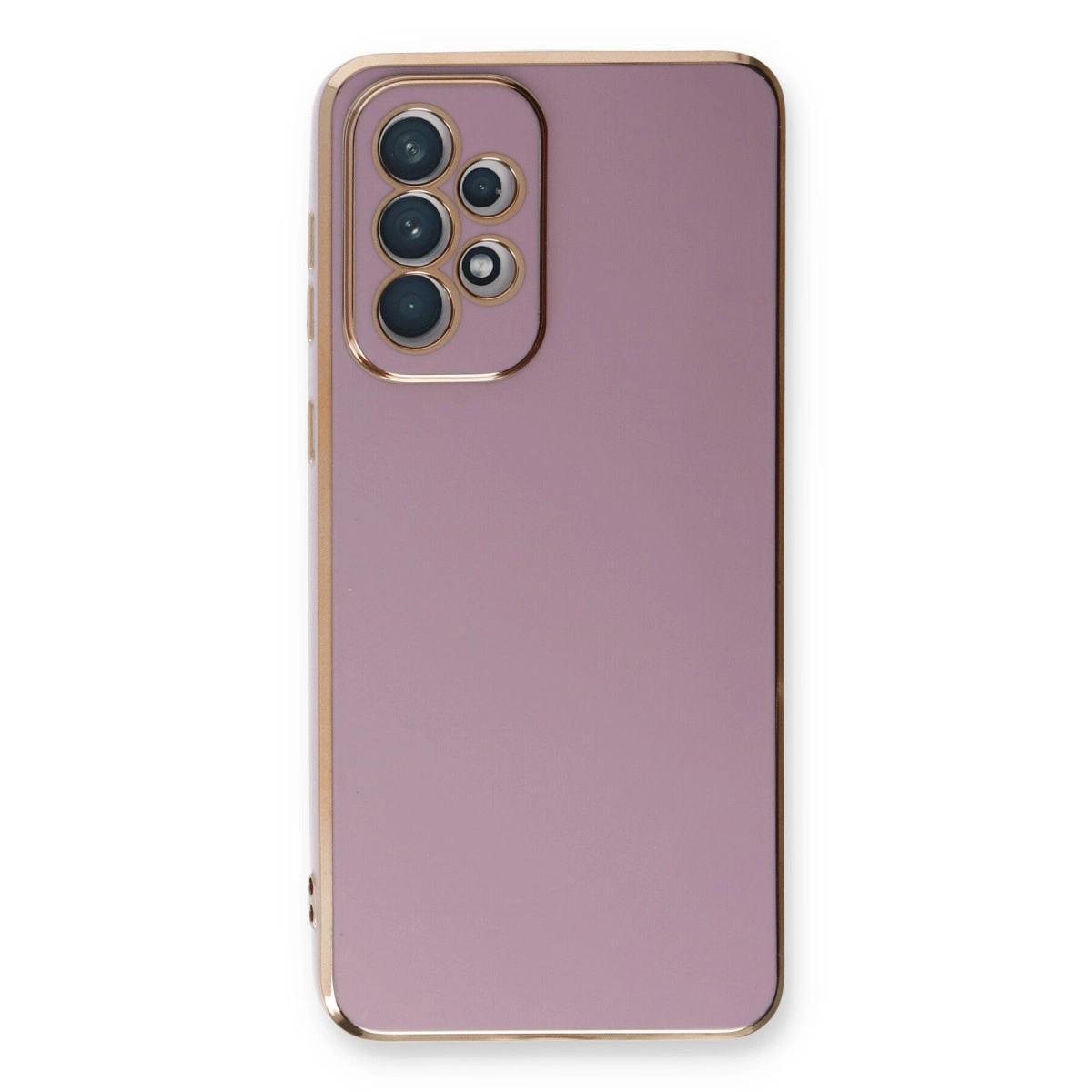 Dört kamera lensli ve altın kenarlıklı mor telefon kılıfı.