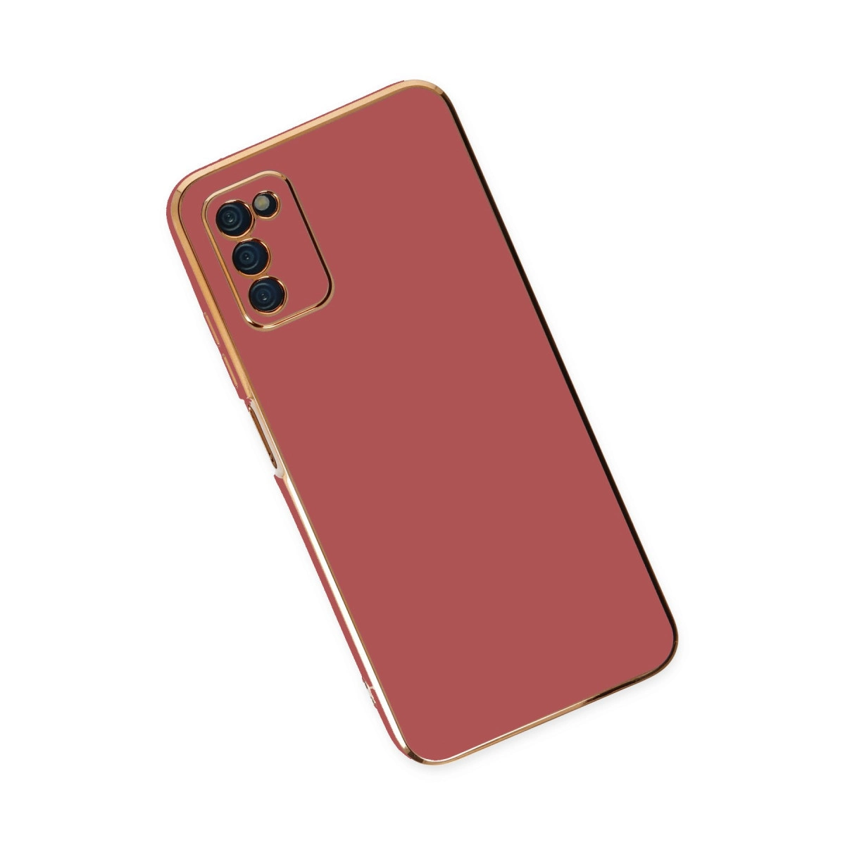Üç kameralı, altın çerçeveli kırmızı telefon kılıfı, beyaz arka plan üzerinde.