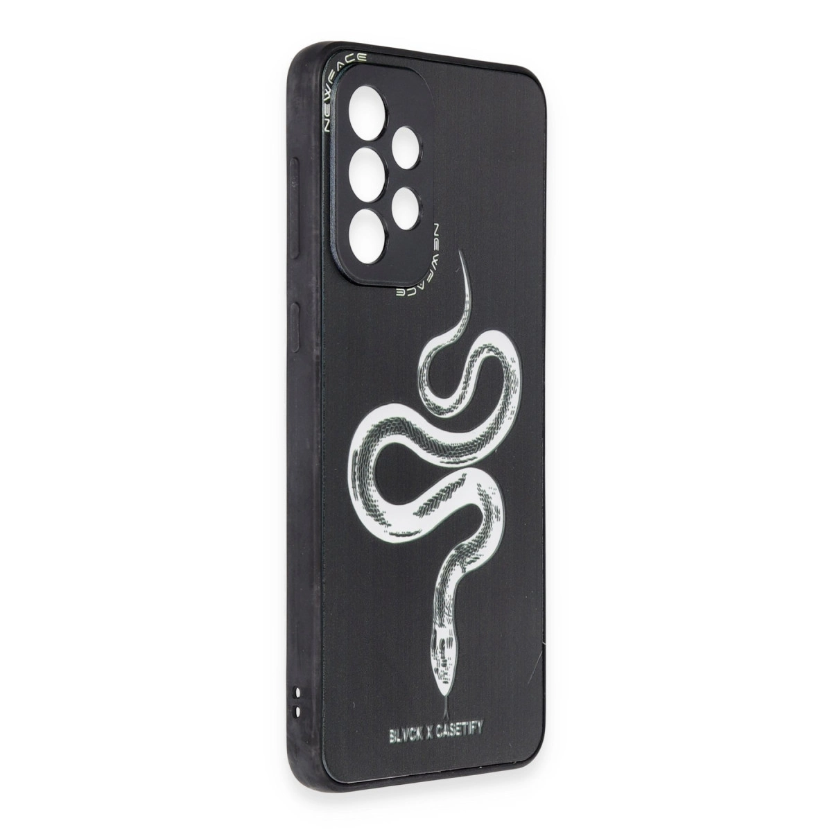 Yılan tasarımlı, kamera kesimli siyah telefon kılıfı.
