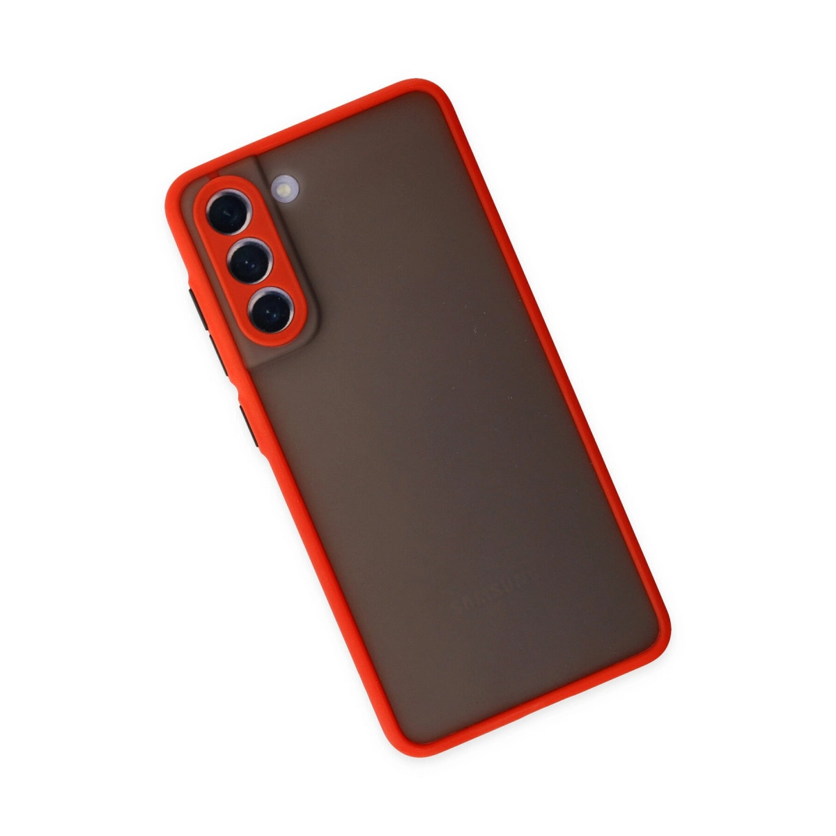 Kırmızı kenarlı, üç kameralı koyu gri telefon.