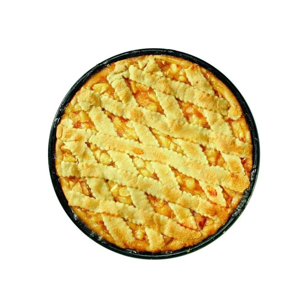 Ein runder Apfelkuchen mit Gittermuster aus Teig in einer schwarzen Form.