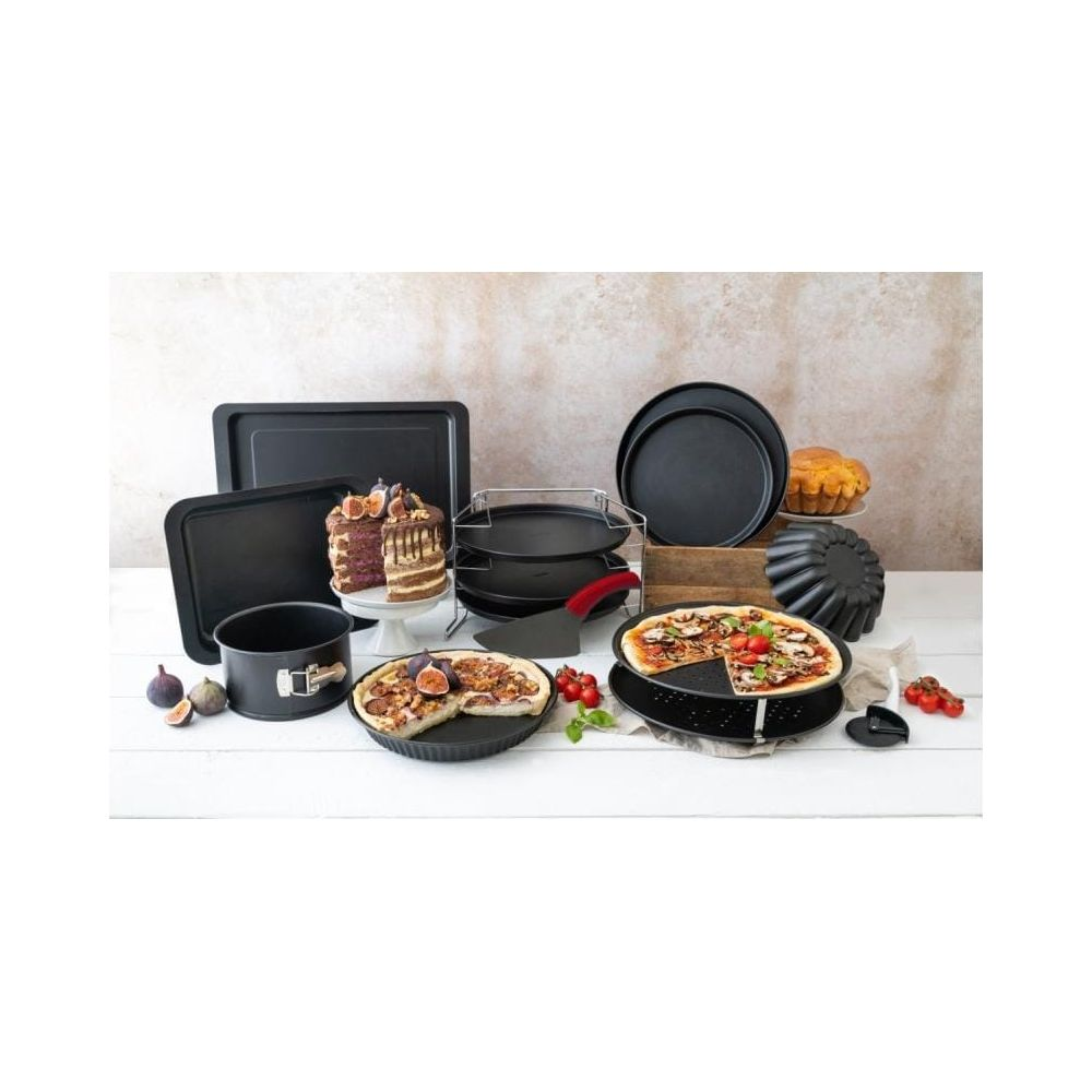 Backformen und Pizzen: Kuchen, Pizzen, Backbleche, Springform, Gugelhupf.