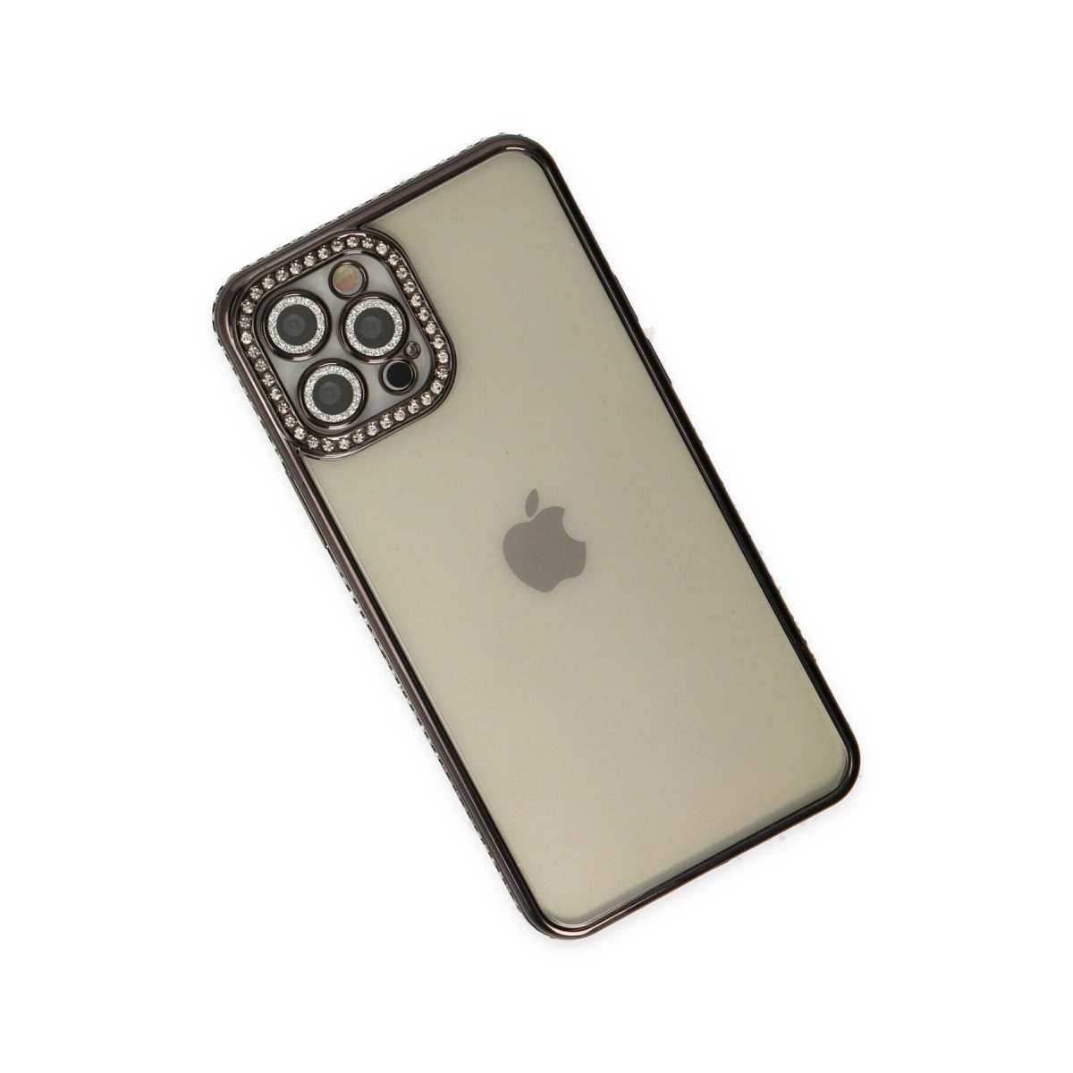 Dört kameralı iPhone, taşlarla çevrili, beyaz zeminde.