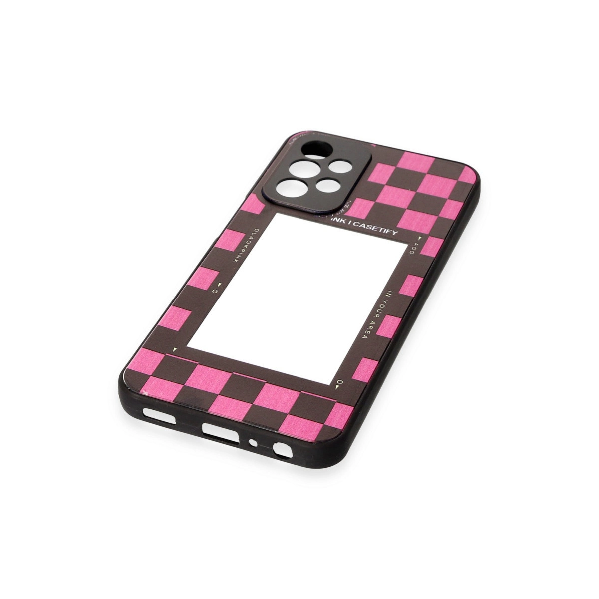 Pembe kareli desene ve beyaz alana sahip siyah telefon kılıfı.