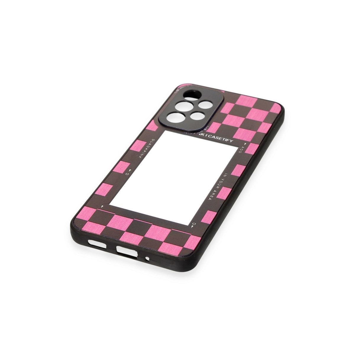 Dikdörtgen kesimli, pembe damalı siyah telefon kılıfı.