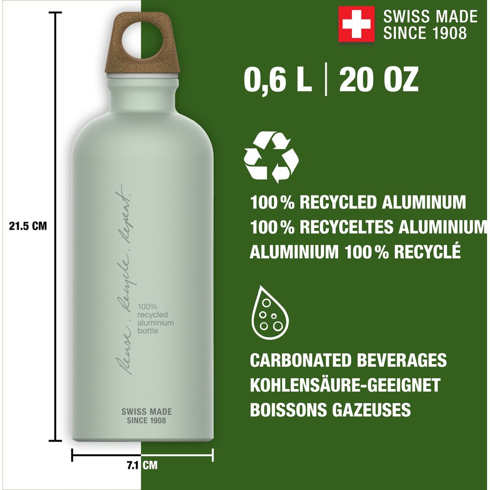 Eine hellgrüne, 21,5 cm hohe Aluminiumflasche mit Korkdeckel. Swiss Made.