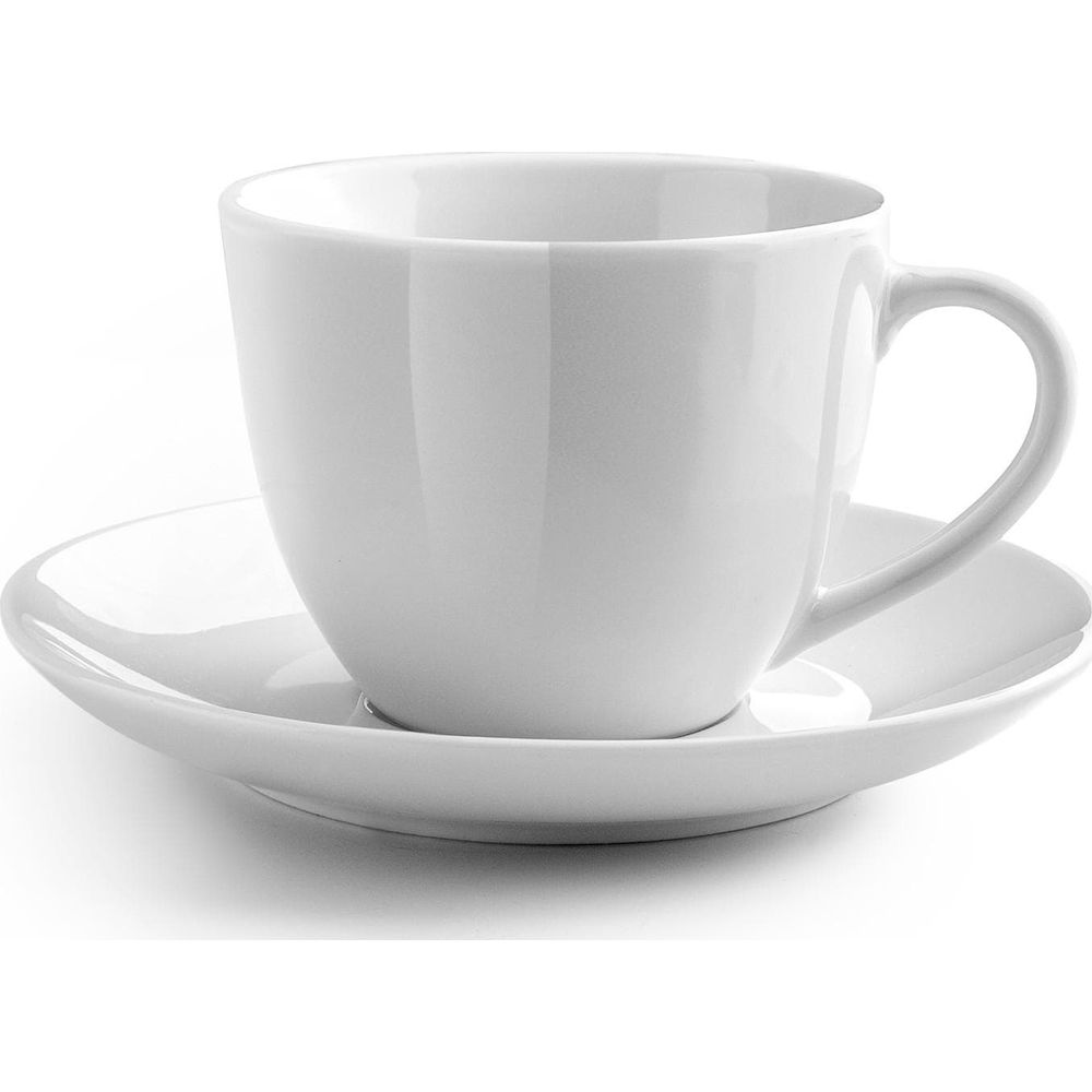Eine weiße Tasse steht auf einer Untertasse.