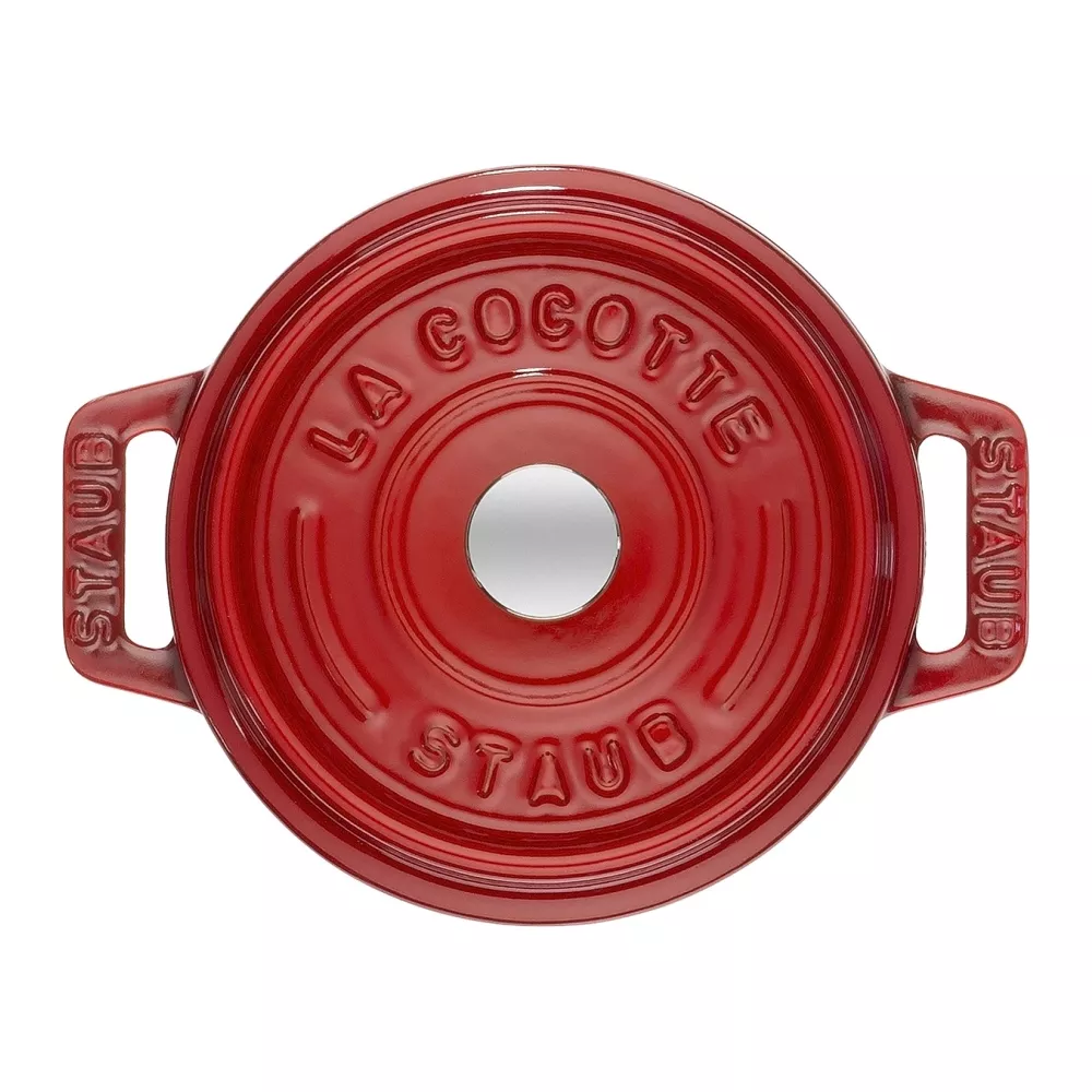 Marmite rouge Staub La Cocotte vue de dessus.