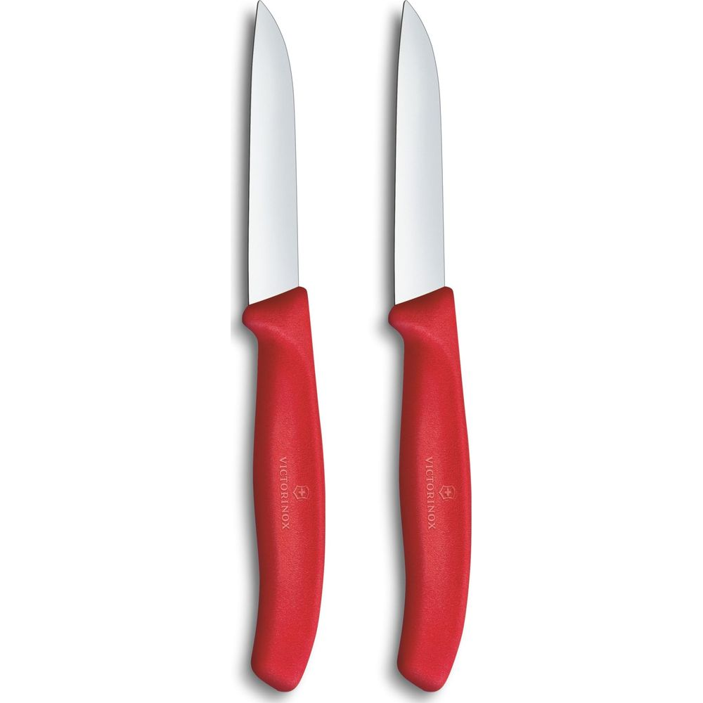 Zwei rote Victorinox Messer mit silbernen Klingen, nebeneinander.