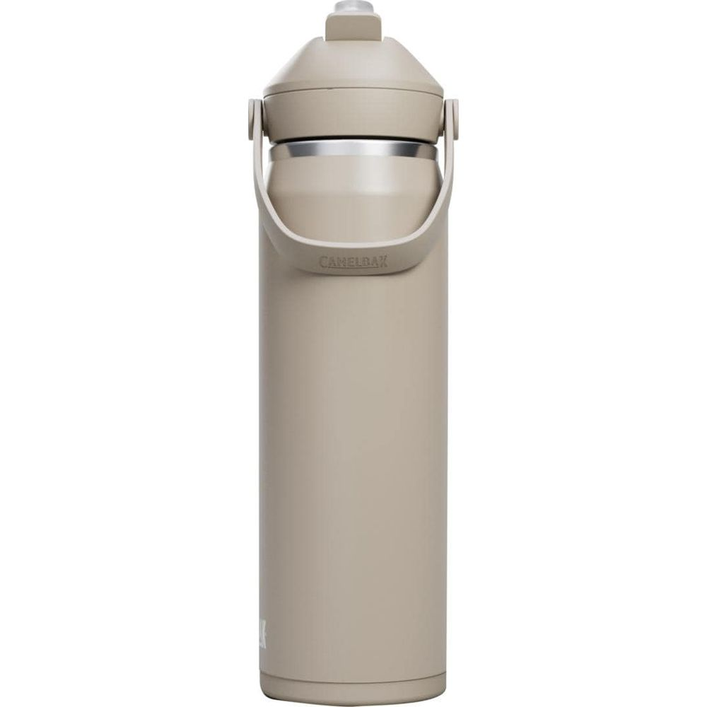 Eine beige Camelbak-Wasserflasche mit Griff und Strohhalm-Deckel.