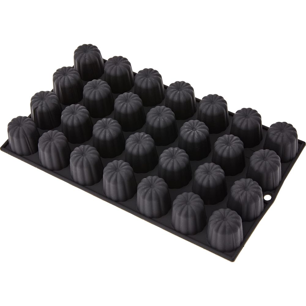 Eine schwarze Silikonform mit 30 runden Vertiefungen für Backwaren.