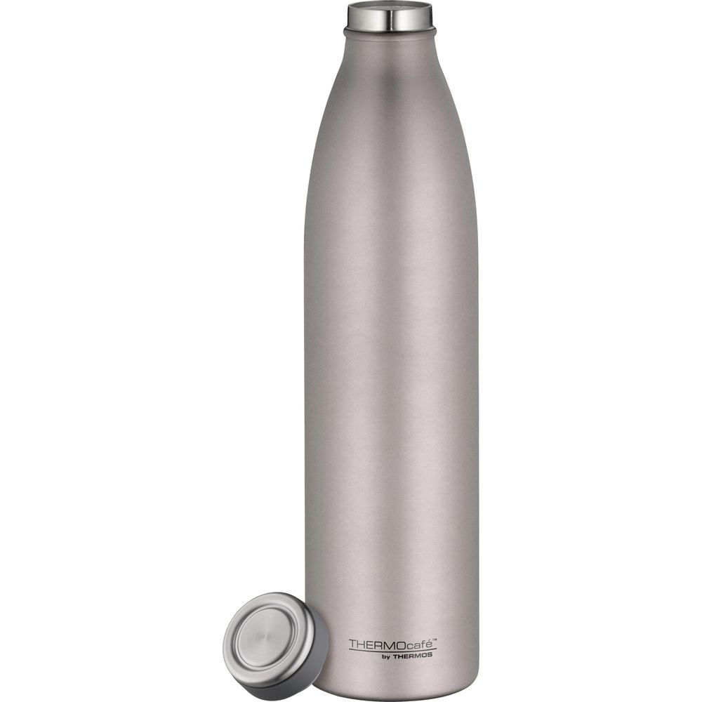 Eine silberne Thermocafe by Thermos Wasserflasche mit abgenommenem Deckel, auf weißem Grund.