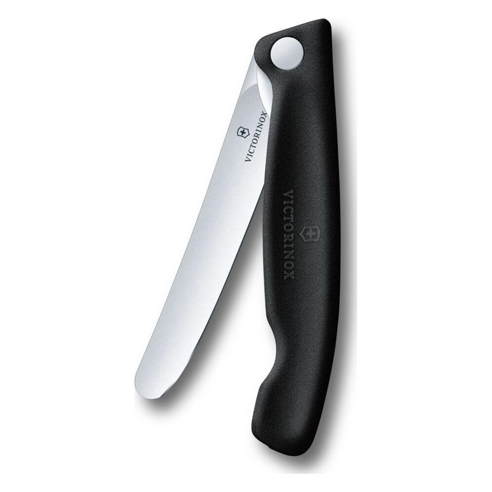 Gümüş bıçaklı, yarı açık siyah bir Victorinox çakı.