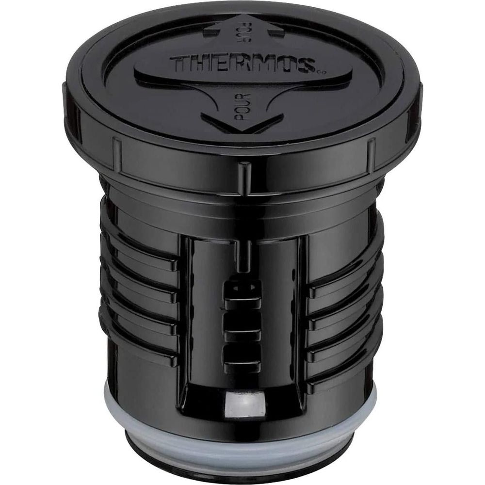 Schwarzer Thermos-Deckel mit "Pour"-Markierung und Rillen.