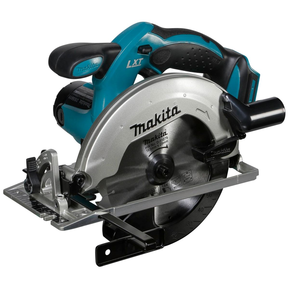 Eine blaue und schwarze Makita Kreissäge mit silberner Klinge, auf weißem Hintergrund.