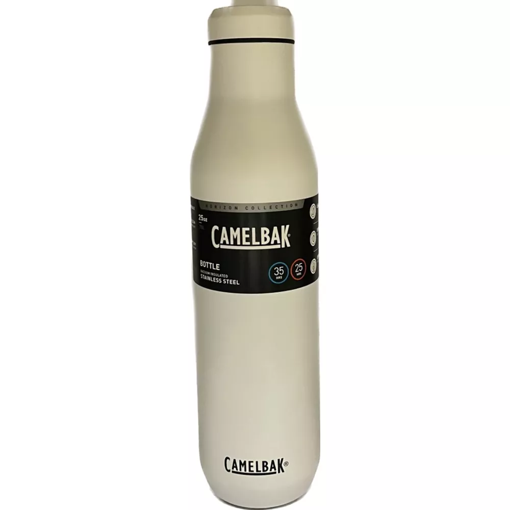 Eine cremefarbene Camelbak-Flasche aus Edelstahl mit schwarzem Etikett.
