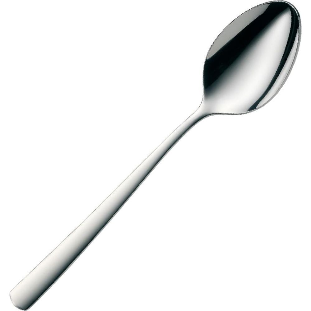 Une cuillère en métal brillant en angle sur fond blanc.