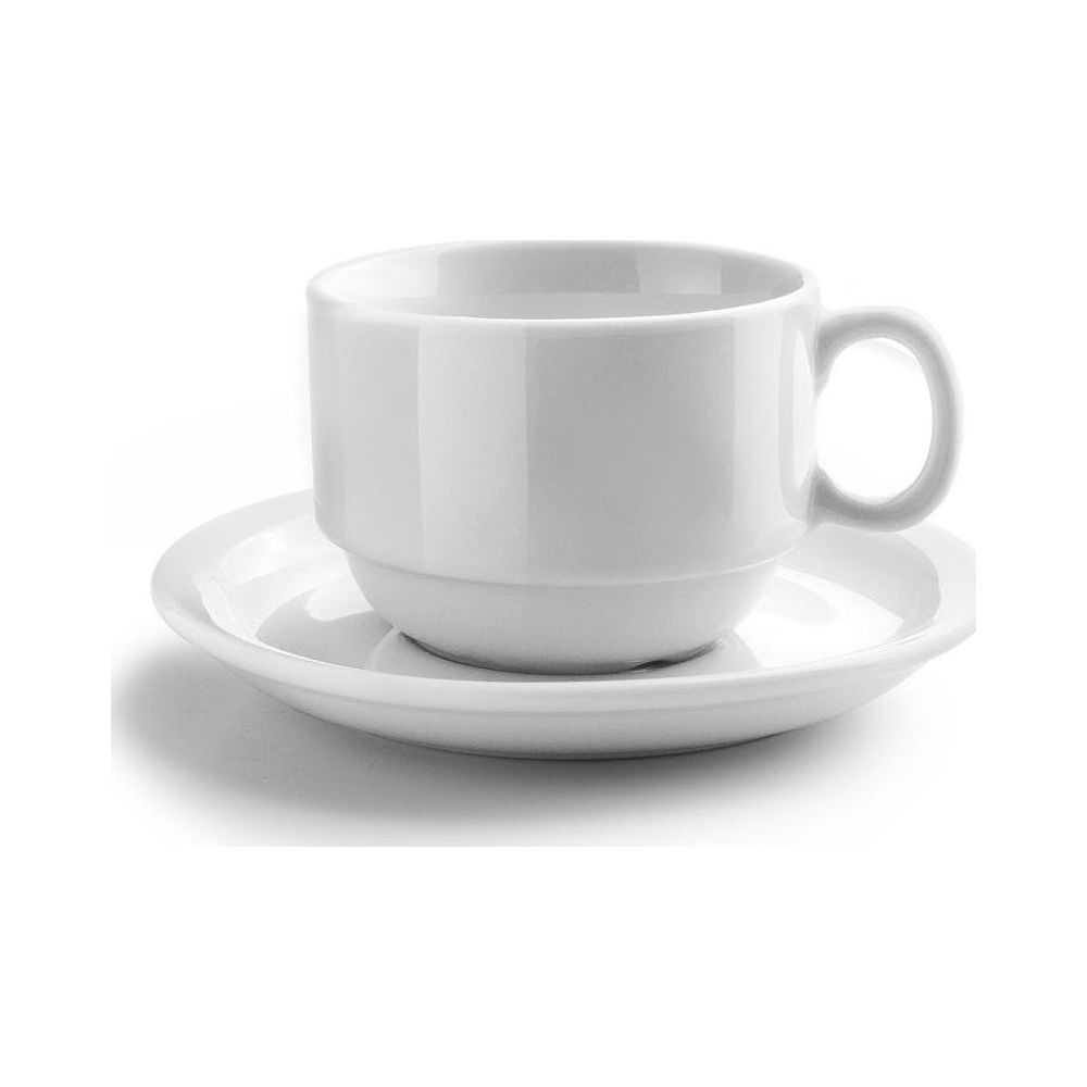 Eine weiße Tasse und Untertasse stehen auf einem weißen Hintergrund.