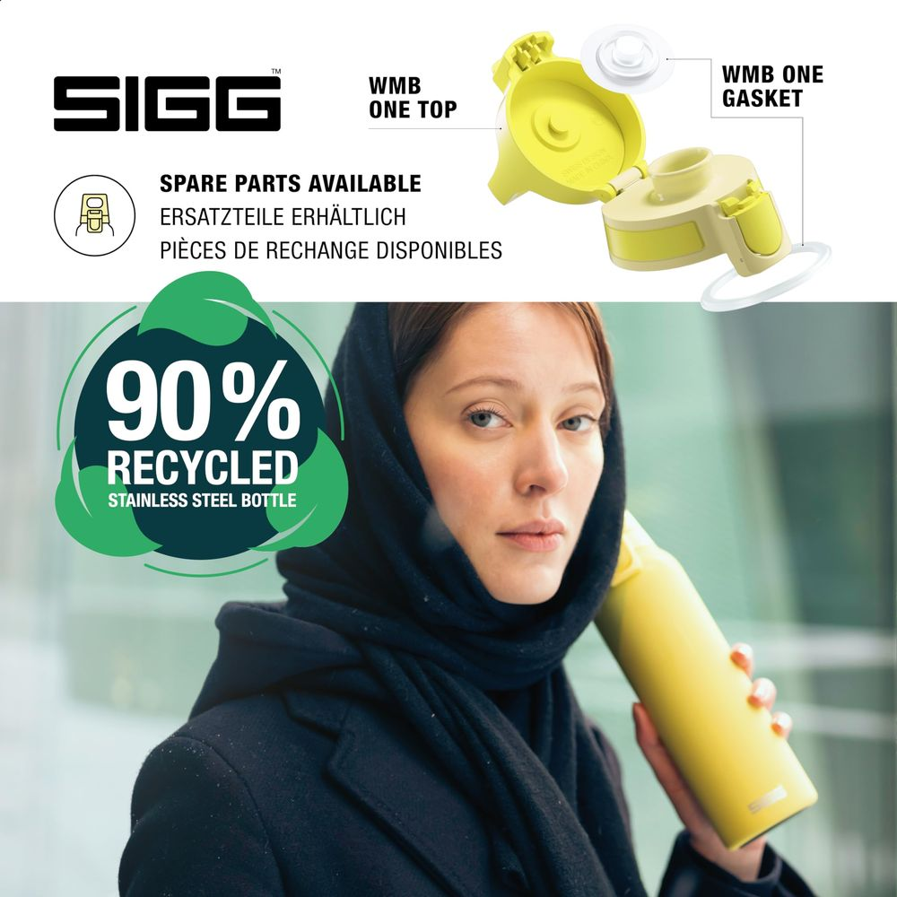 Frau mit gelber SIGG-Flasche, 90% recycelt, mit Ersatzteil-Hinweis.