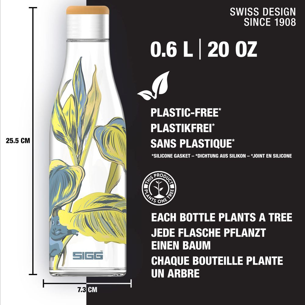 Eine SIGG-Flasche mit Blattmuster, 25,5 cm hoch, 7,3 cm breit.