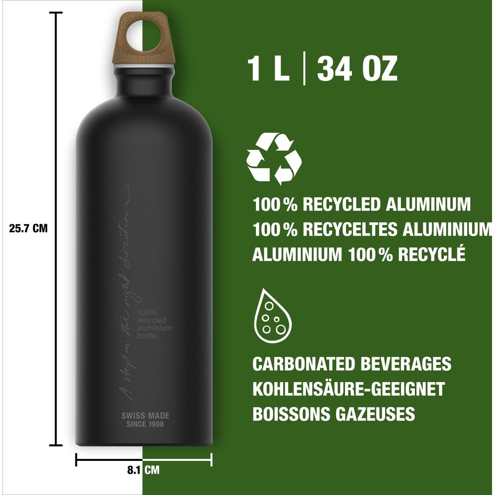 Schwarze 1L-Flasche aus 100% recyceltem Aluminium mit Korkdeckel.
