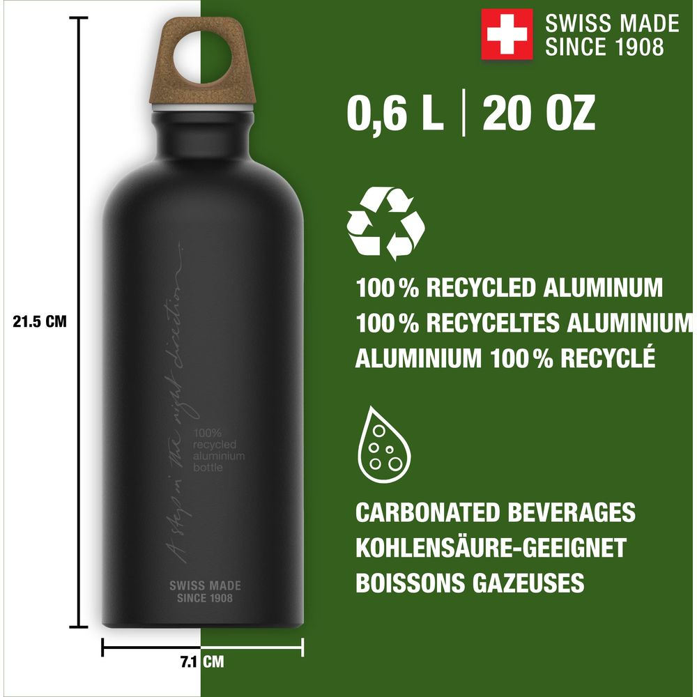 Schwarze Trinkflasche 21,5 cm hoch, 7,1 cm breit, 0,6 L, Swiss Made seit 1908.