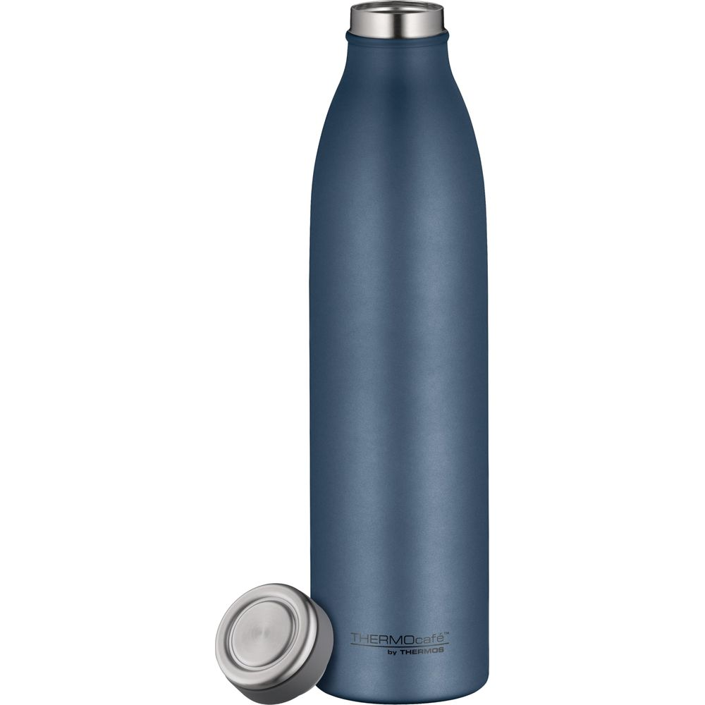Eine dunkelblaue Thermoskanne mit silbernem Deckel daneben.