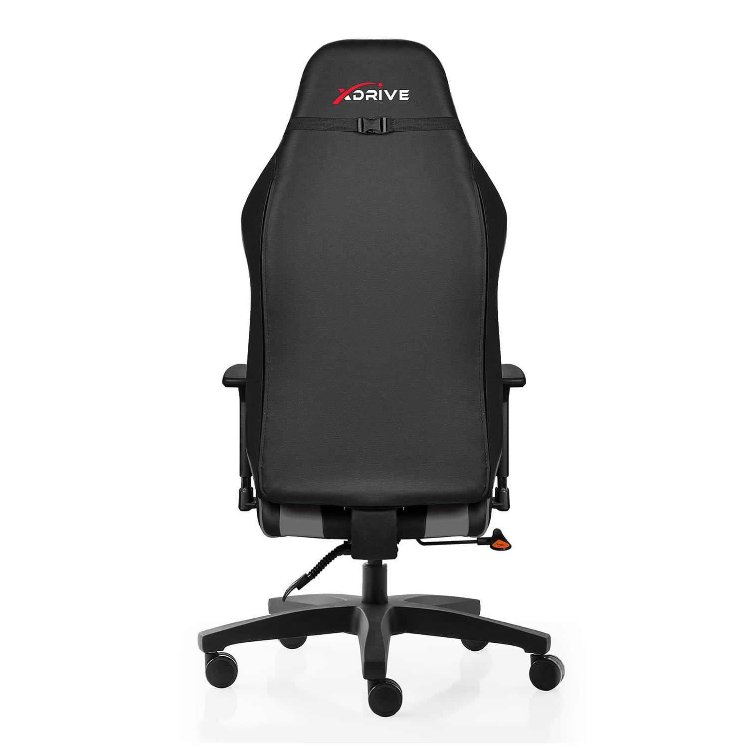 Üstte kırmızı vurgular ve logolu siyah ofis koltuğu.