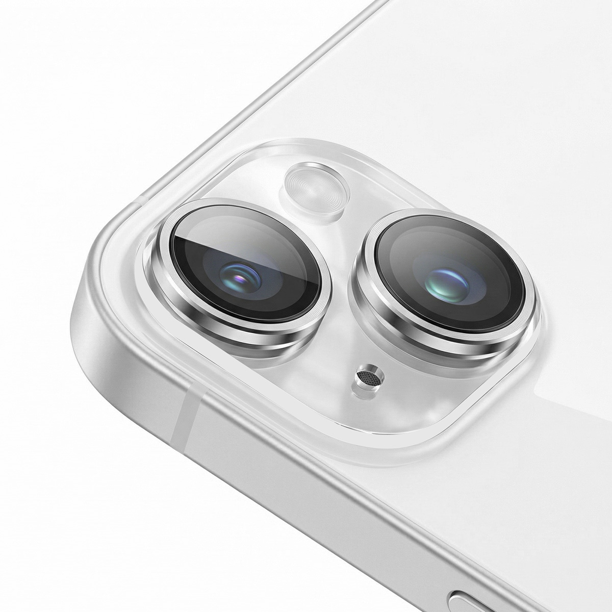 Gros plan de la double caméra d'un smartphone blanc avec des anneaux argentés.