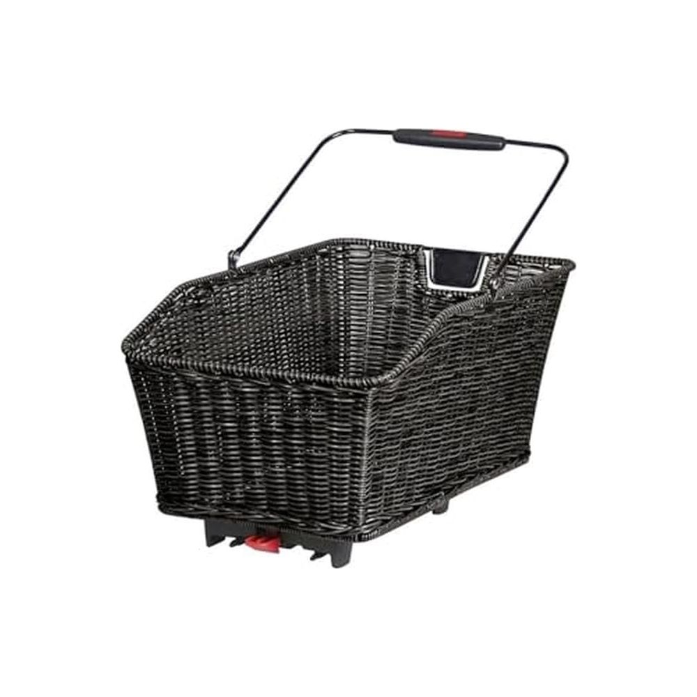 Ein schwarzer Fahrradkorb aus Kunststoffgeflecht mit silbernem Griff und rotem Akzent.