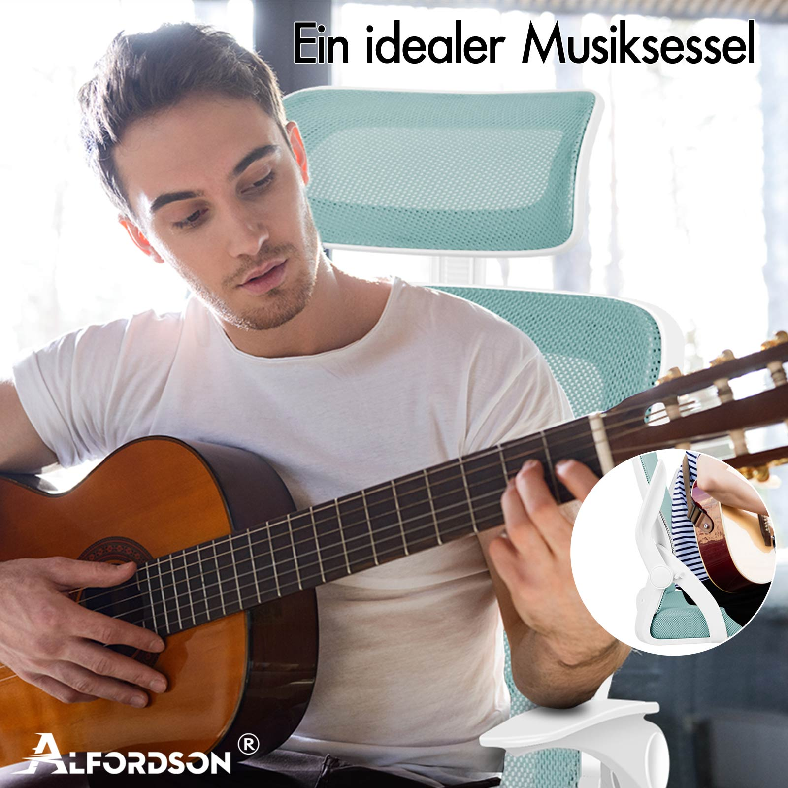 Ein Mann spielt Gitarre auf einem blauen Bürostuhl.