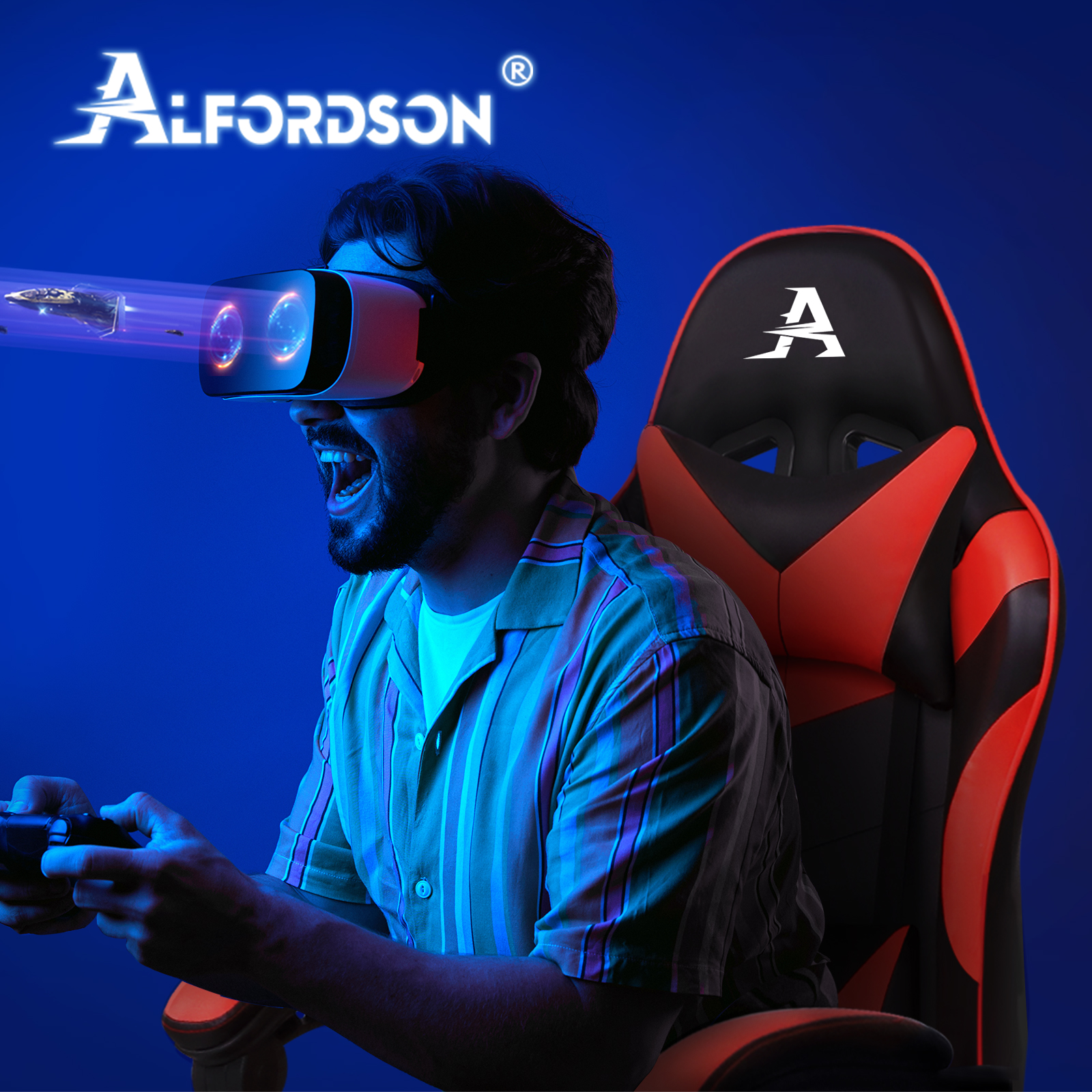 Mann in VR-Brille spielt Videospiel, sitzt in rotem Gaming-Stuhl.