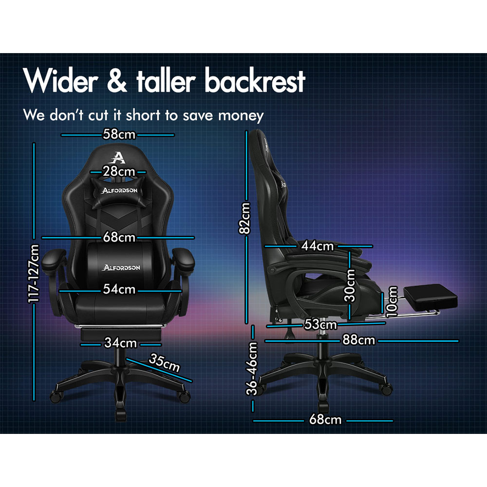 Schwarzer Gaming-Stuhl mit Maßen und Fußstütze.