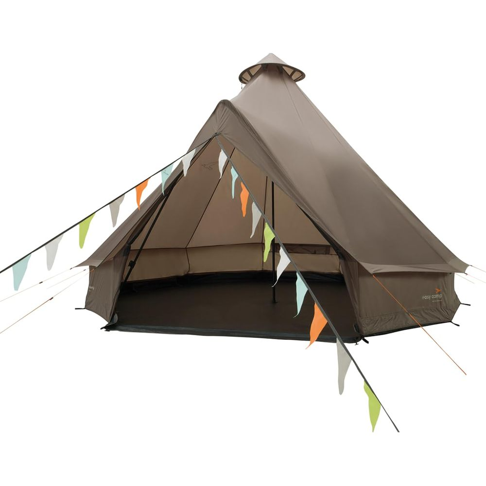 Una tenda marrone con festoni colorati all'aperto.
