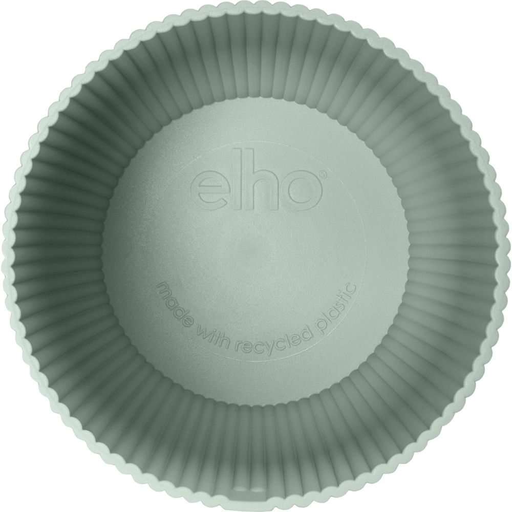 Grüner, gerippter Becher mit dem Elho-Logo und der Aufschrift 'made with recycled plastic'.