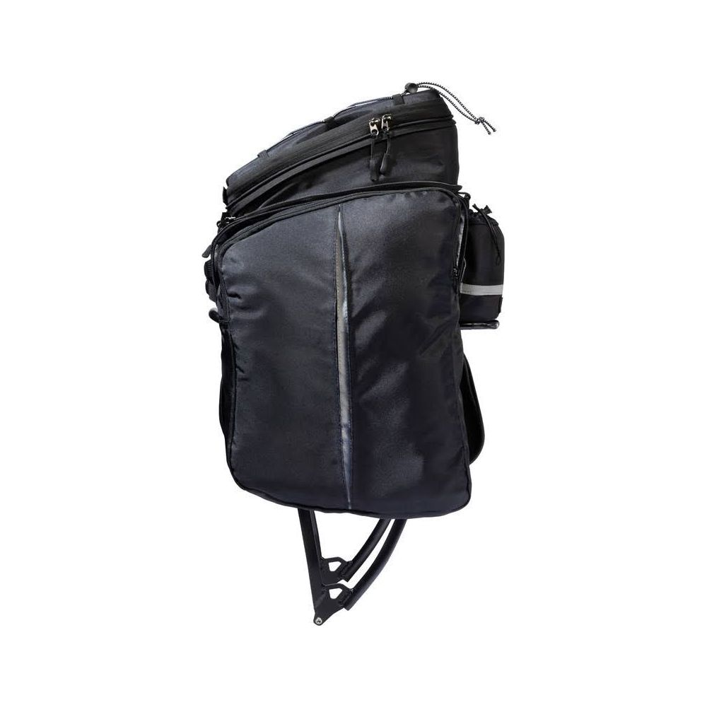 Sacoche de vélo noire multi-compartiments montée sur un porte-bagages.