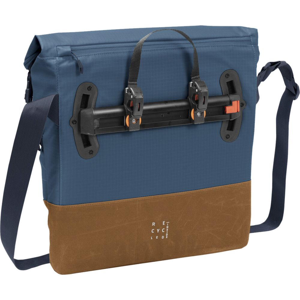 Sacoche de vélo bleue avec base marron et système d'attache.