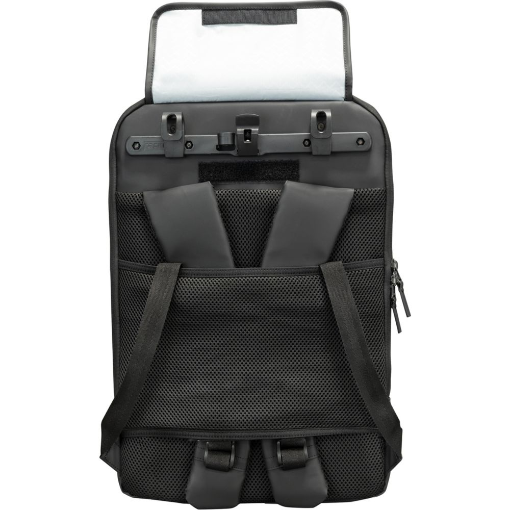 Vue arrière d'un sac à dos noir avec système d'attache et tissu en maille.