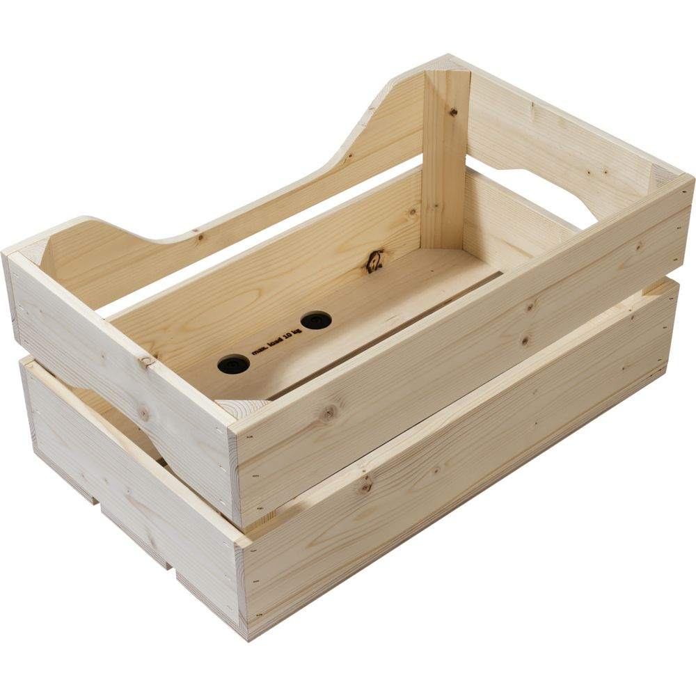 Holzkiste mit Griffen, leer, auf weißem Hintergrund.