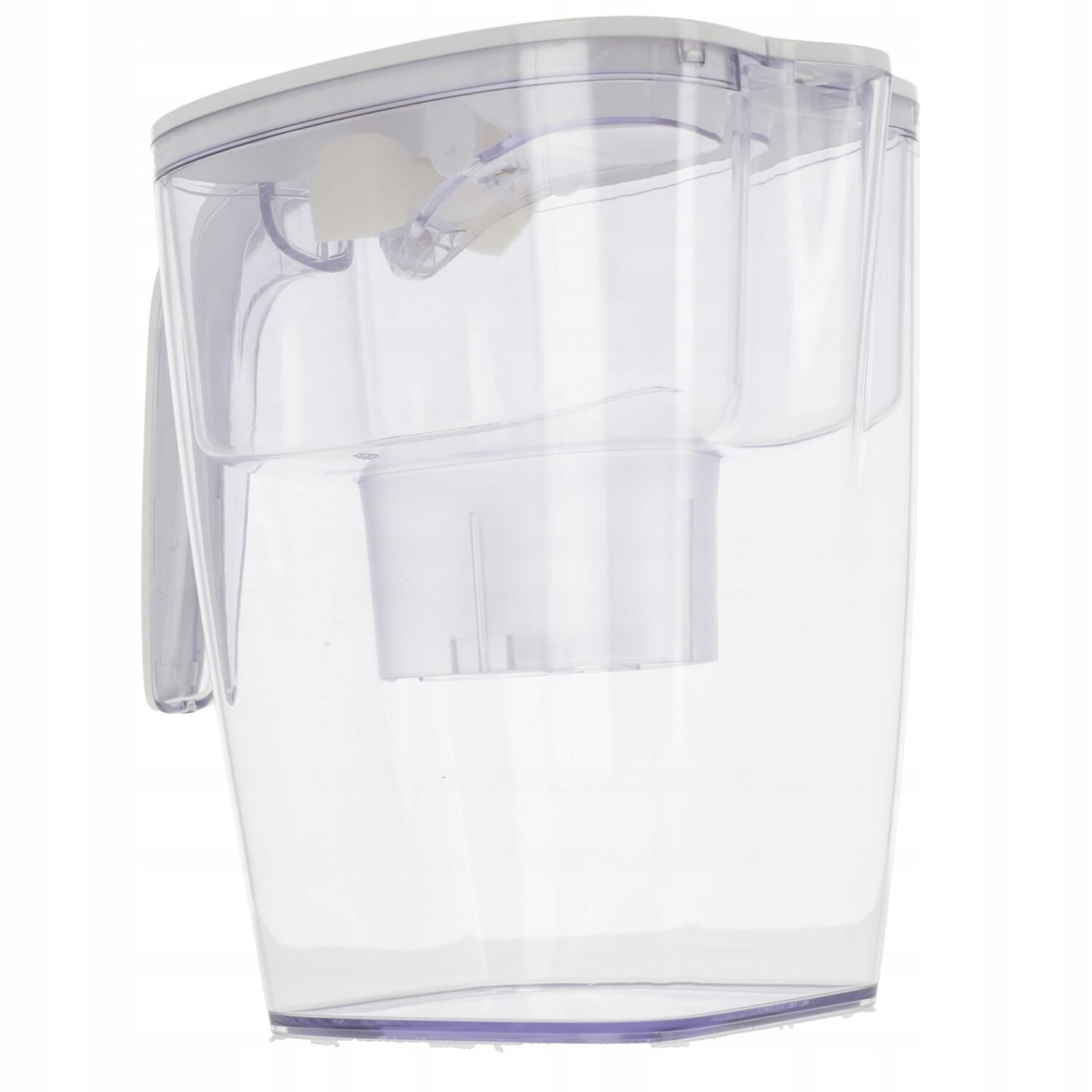 Przezroczysty dzbanek na wodę z uchwytem i wkładem filtrującym.