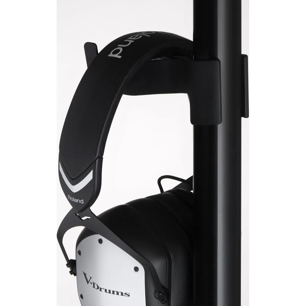 Casque noir Roland V-Drums fixé à un support noir.