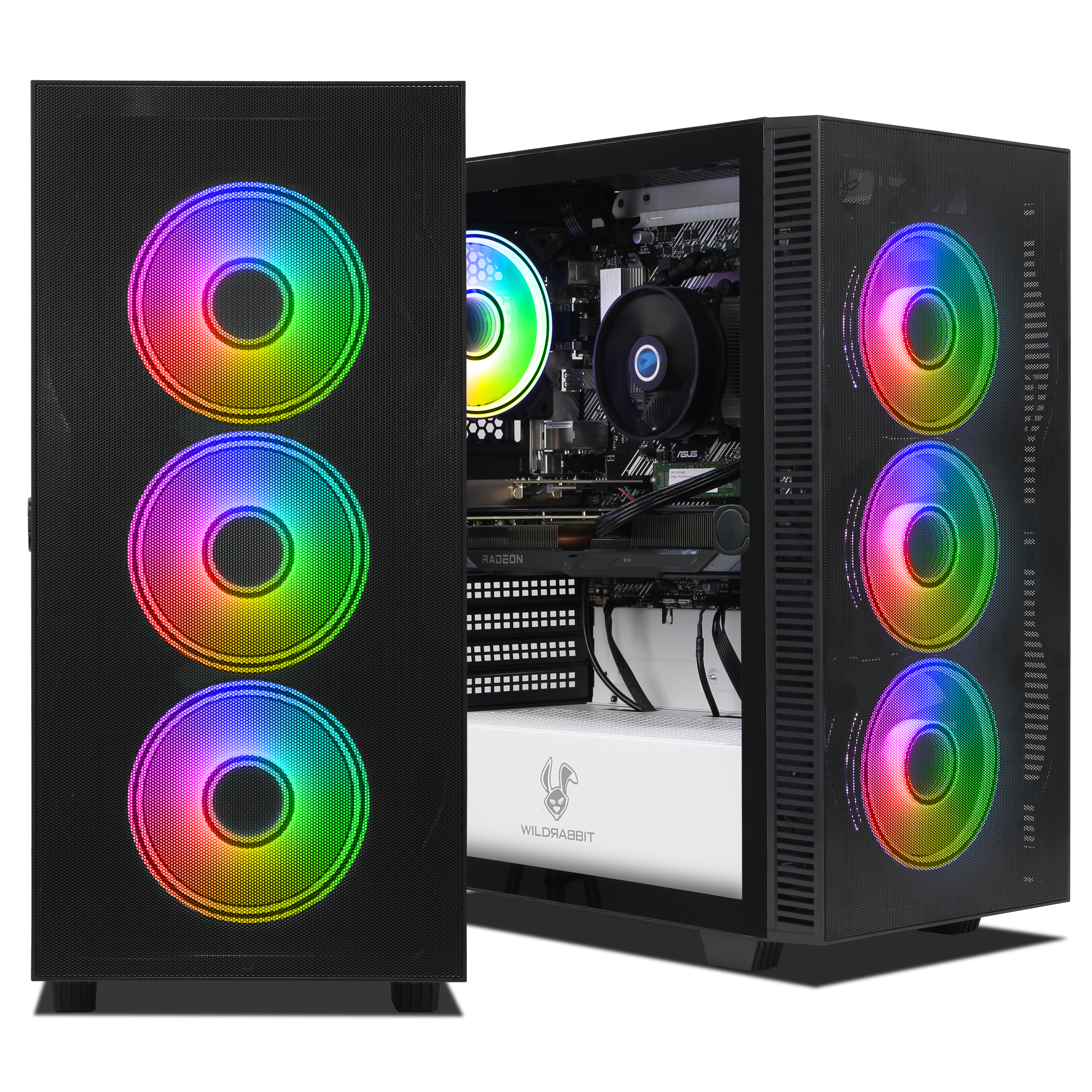 Ein schwarzes Computergehäuse mit RGB-Lüftern und geöffneter Seite, die die Komponenten zeigt.