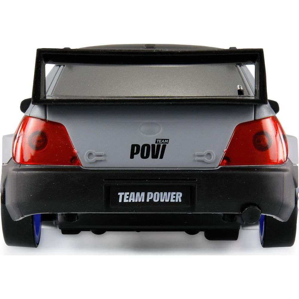 Graues Spielzeugauto mit Spoiler, roten Rückleuchten und "TEAM POWER"-Aufschrift.