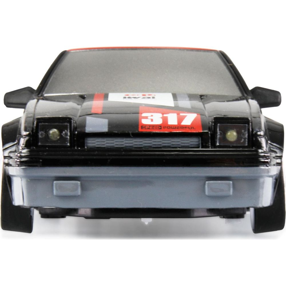 Schwarzes Spielzeugauto mit Aufklebern auf der Motorhaube und roten Akzenten.