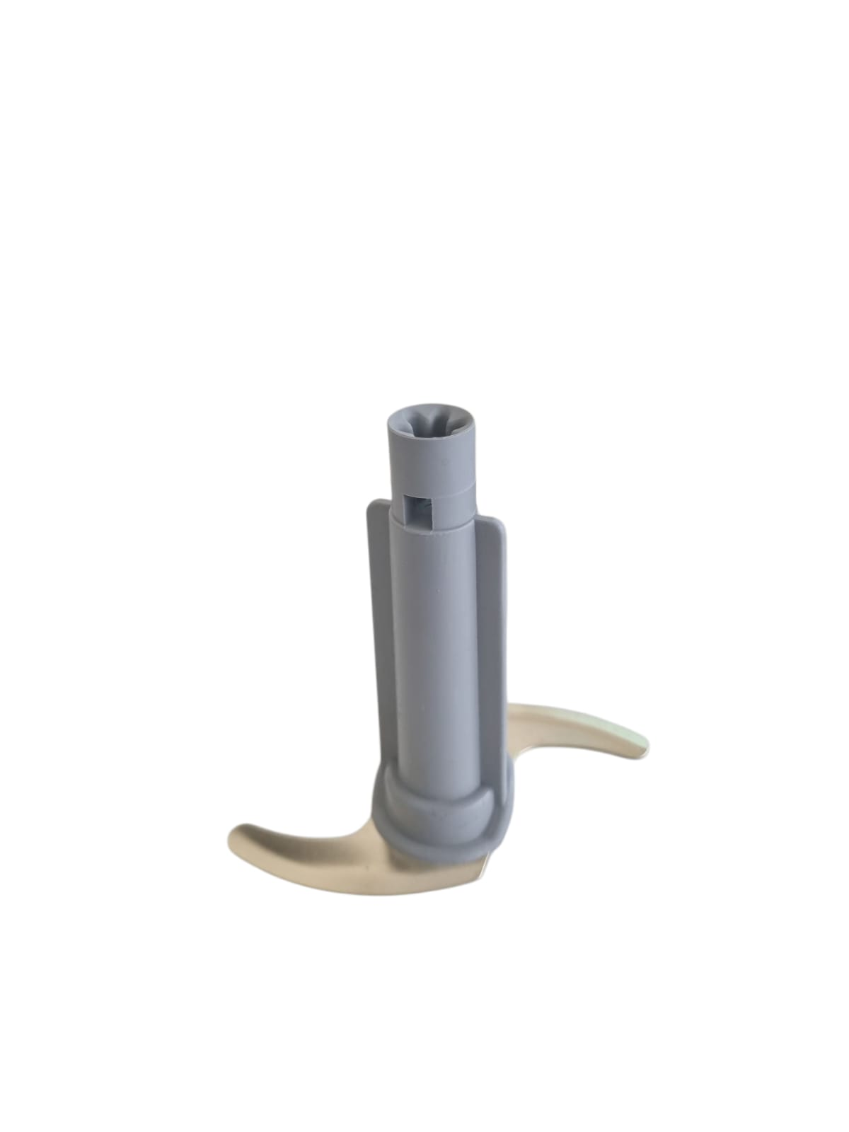 Metal bıçaklı gri blender aparatı.